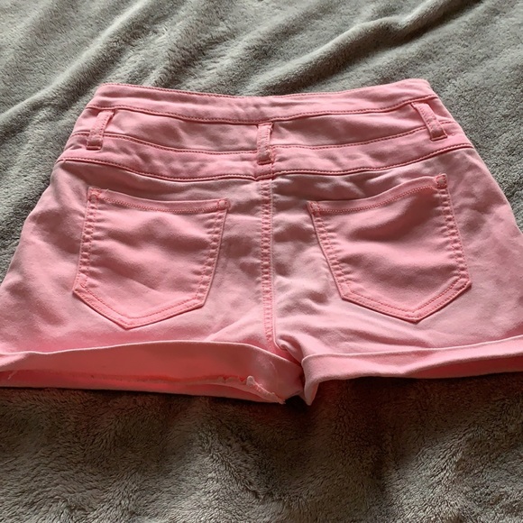 Pink shorts - Picture 2 of 3